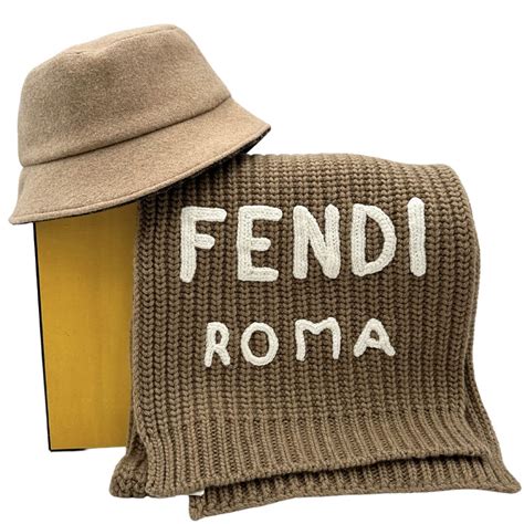 costo cappello e sciarpa fendi|cappello Fendi Donna .